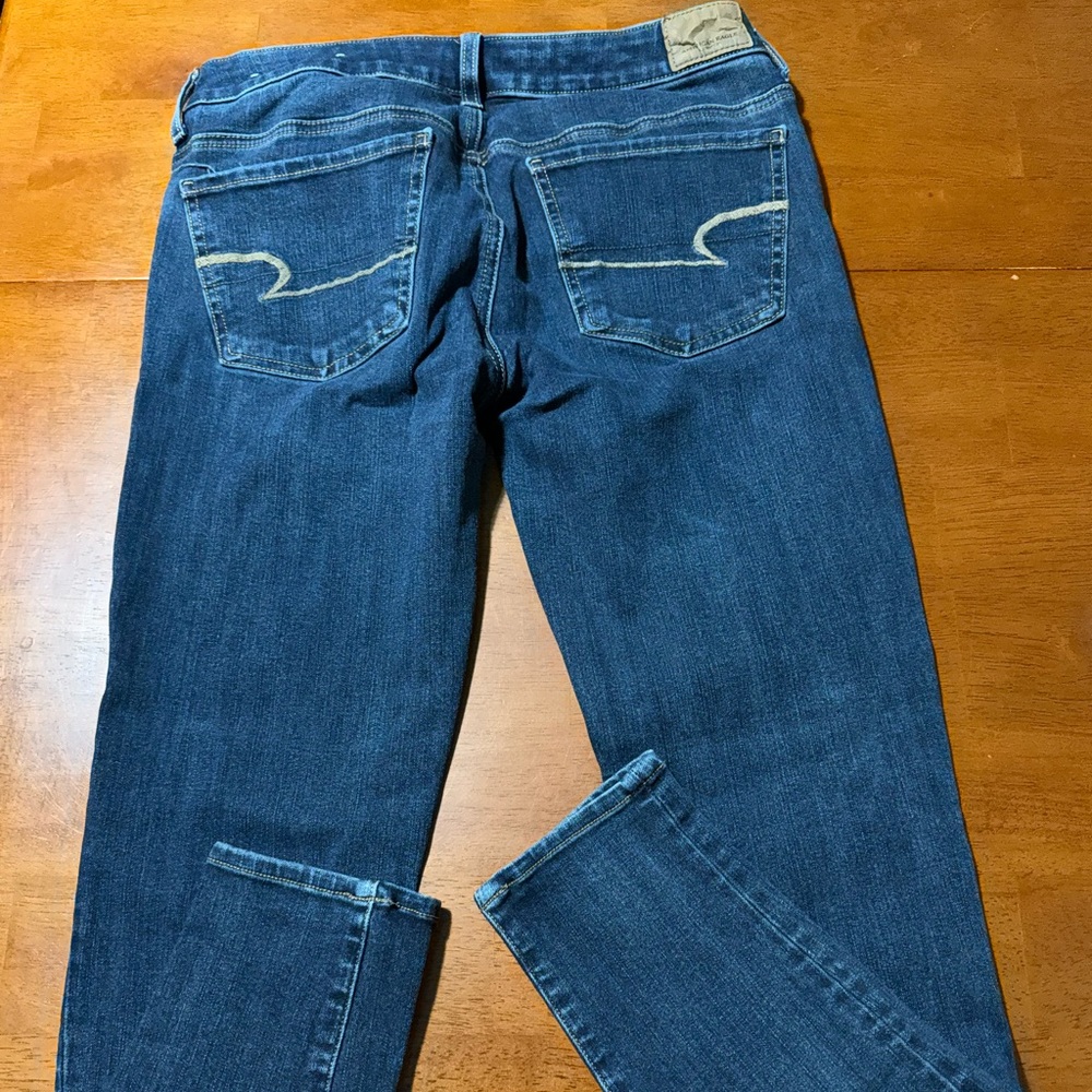 American eagle jeans. Size 6 regular. Skinny. Super stretch